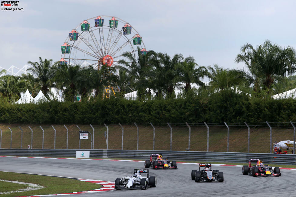 Eine neue Asphaltdecke in Sepang, die den Belägen in Sotschi, in Baku und in Spielberg ähnelt, hält Fernando Alonso (McLaren) für einen Anlass, das Setup aus dem Vorjahr weitgehend zu verwerfen. 