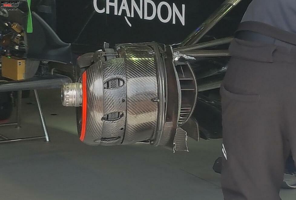McLaren hat für Monaco kaum Updates (Monkey-Seat, Honda-Motor) parat. Eins betrifft die Bremsen. Interessant: McLaren kann innere und äußere Komponente voneinander getrennt variieren. So kann jeder Fahrer auf seine liebste Konfiguration zurückgreifen. Was in Monaco schon passiert ist.
