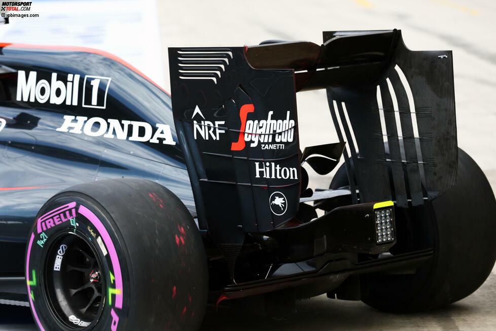 Die technische Neuerung Nummer eins beim Österreich-Grand-Prix in Spielberg war McLarens neue Heckflügel-Endplatte mit Schlitzen. Die Variante aus Woking ist die extremste Form dieser Designidee, die die Formel-1-Teams bisher in den Rennbetrieb gebracht haben.