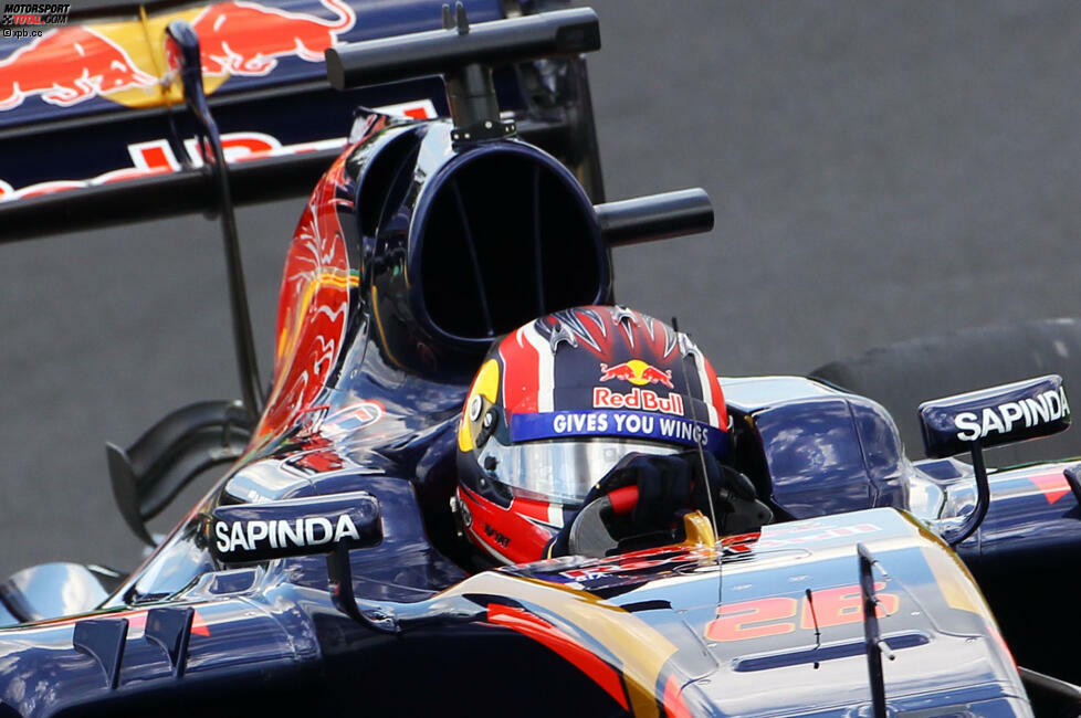 Toro Rosso testete in Silverstone erstmals ein neues Kühlungs-Setup. Seitlich neben der Airbox existieren nun zwei weitere Lufteinlässe. Vermutlich schon im Hinblick auf den Höhenlagen-Grand-Prix in Mexiko, bei dem wegen der dünnen Luft mehr Luft zur Kühlung benötigt wird.