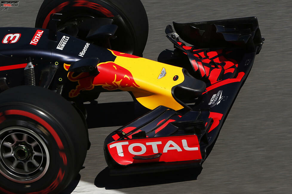 Red Bull brachte nach Monaco die neue Nase durch den Crashtest, die noch einmal kürzer ist als das ohnehin schon kurze Vorgängermodell. Ansonsten fielen allerdings keine nennenswerten Neuerungen am RB12 auf.