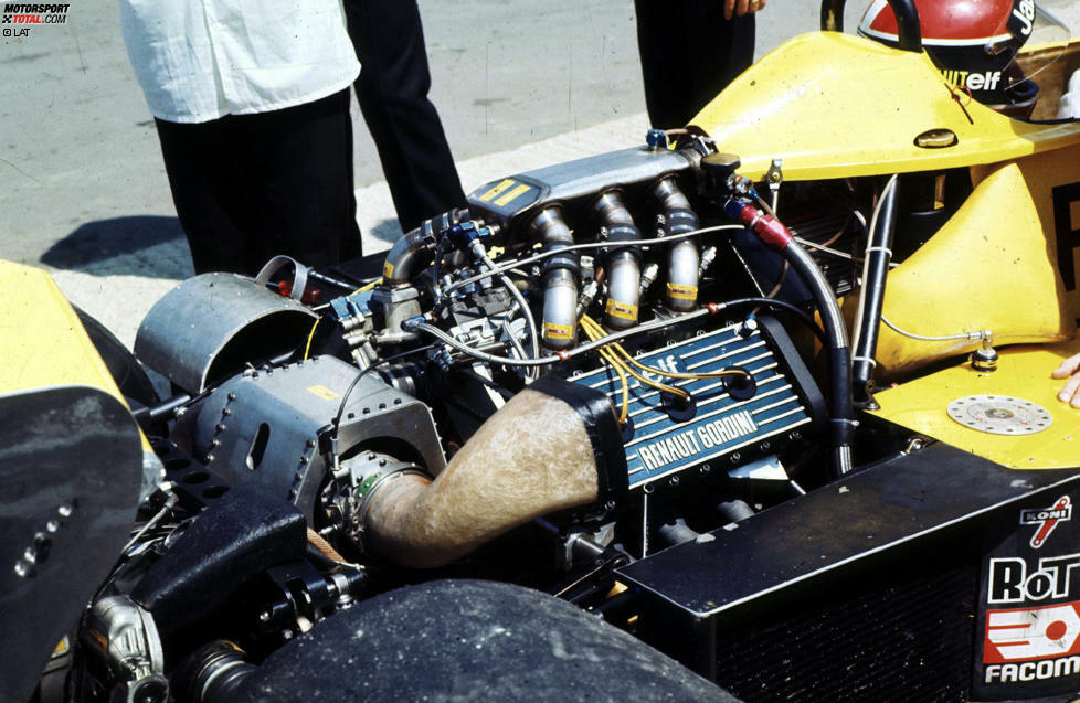 Silverstone (Großbritannien) 1977: Renault führt die Turbo-Motorentechnologie ein.