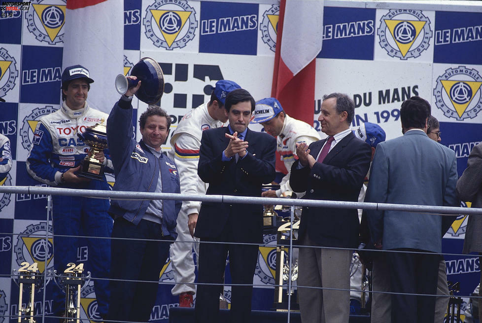 Als das Auto schnell und zuverlässig war, dominierte es die Sportwagen-Szene: Derek Warwick, Yannick Dalmas und Mark Blundell gewannen 1992 die 24 Stunden von Le Mans, Geoff Brabham, Christophe Bouchut und Eric Helary im Jahr darauf. Todt trat auf dem Höhepunkt seiner Laufbahn als Peugeot-Sportchef ab.