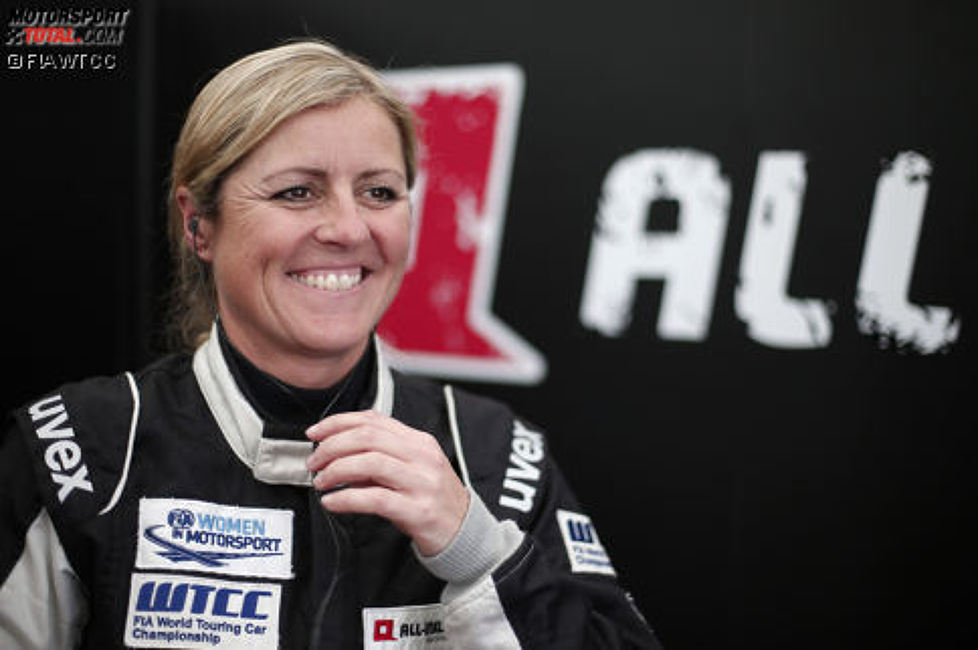 Platz 10: Sabine Schmitz - Die schnelle Dame aus der Eifel wiederholt bei ihrem Gaststart auf der Nürburgring-Nordschleife das Kunststück aus dem Vorjahr und fährt erneut in die Punkteränge. Gut gemacht, Sabinchen!