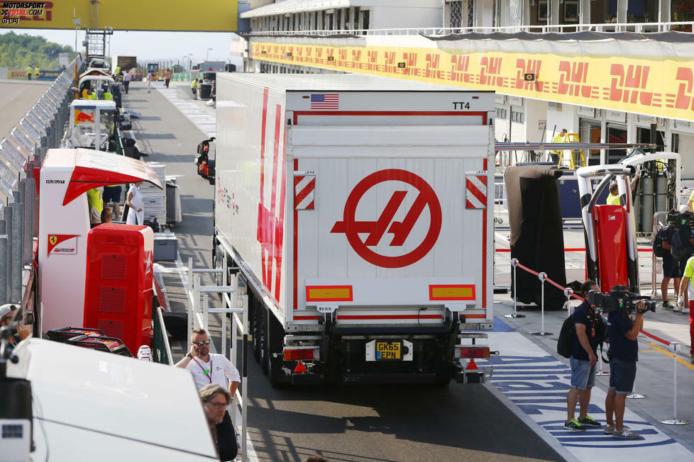 Die Mechaniker der Teams bekommen den Ernst des Lebens etwas mehr zu spüren: Weil sie am Montag schon in Hockenheim ankommen und mit dem Aufbau anfangen müssen, herrscht am Sonntagabend am Hungaroring Hektik. Am Ende wird doch wieder alles pünktlich fertig sein - bevor es in die wohlverdiente Sommerpause geht!