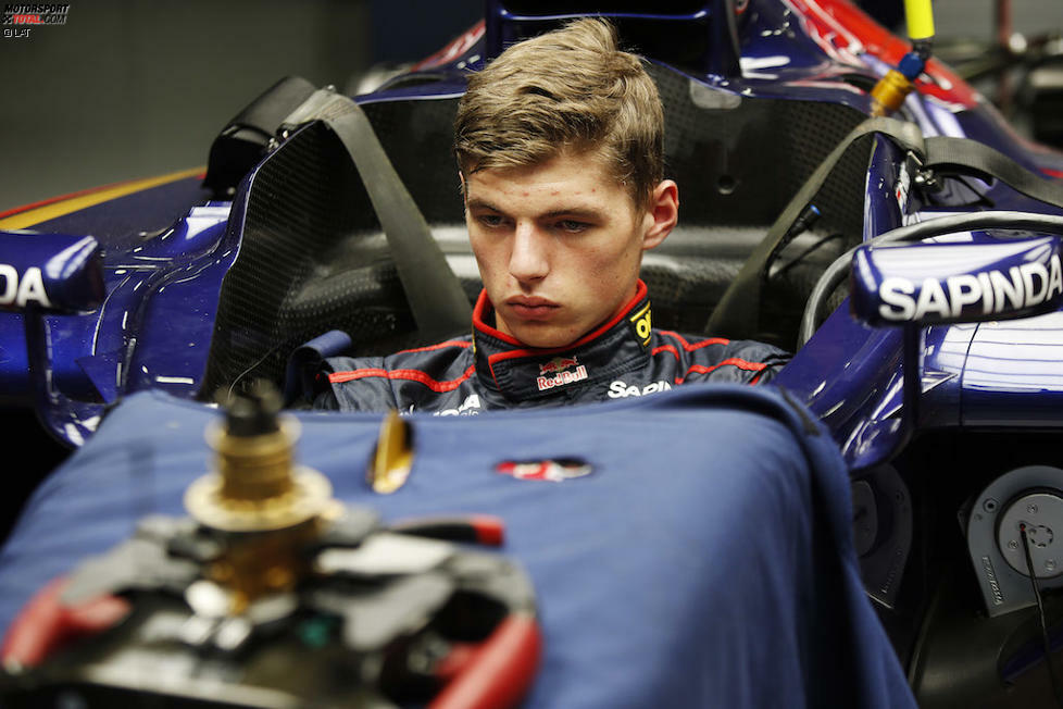 Sein Debüt im Formel-1-Renner gibt er im Rahmen des Grand Prix von Japan 2014. Im Toro Rosso wird er auf seine erste Saison vorbereitet, er darf am Freitagstraining teilnehmen. Drei weitere Einsätze folgen vor Melbourne.