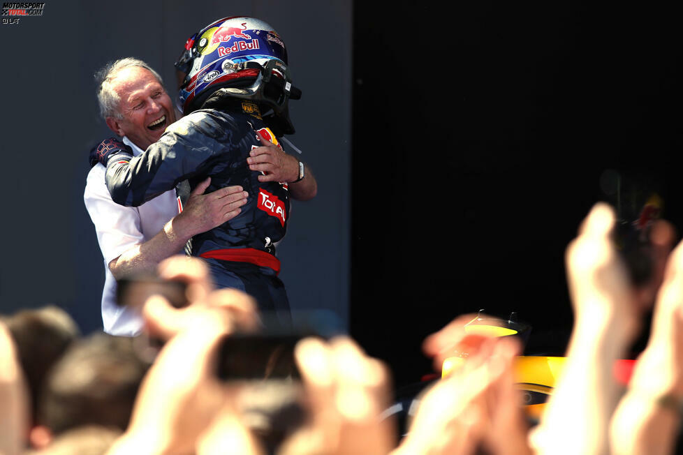 Verstappen wird in Barcelona von Toro Rosso zu Red Bull befördert und dankt es dem Team mit seinem allerersten Formel-1-Triumph - im ersten Rennen für die Bullen! Damit ist er offiziell auch der jüngste Sieger aller Zeiten (18 Tage, 228 Tage).