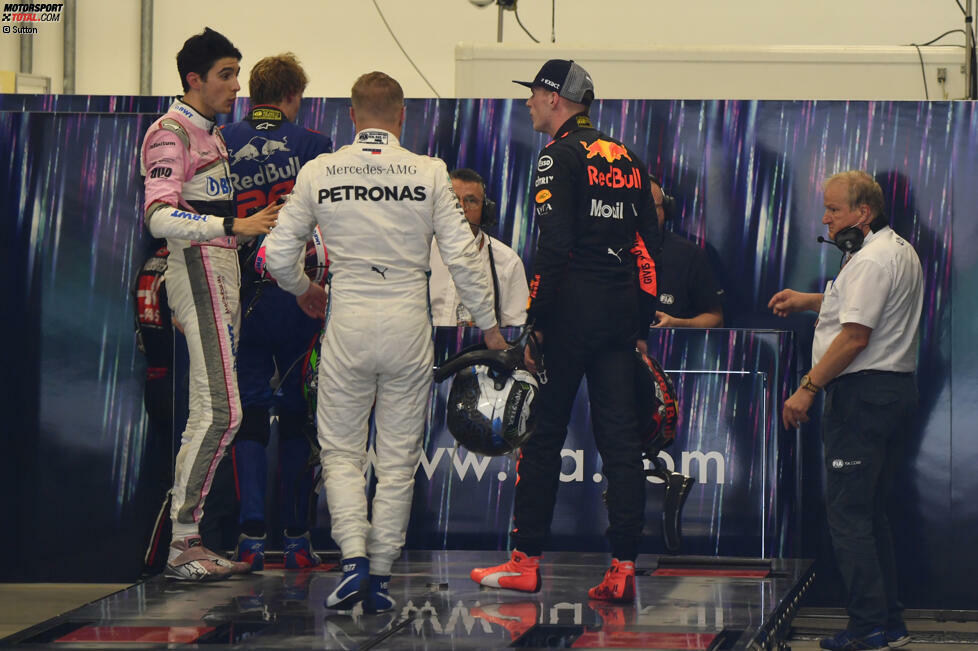 In Brasilien fällt der Red-Bull-Pilot allerdings auch erneut negativ auf: Er kollidiert mit Esteban Ocon im Rennen, woraufhin er die Führung abgeben muss. Danach beschimpft er den Franzosen und wird auf der FIA-Waage sogar handgreiflich.