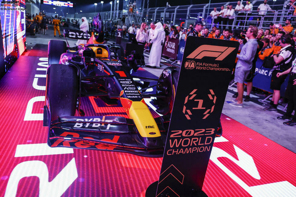 Von null auf Weltmeister in wenigen Jahren: Max Verstappens Motorsport-Laufbahn ist eine Karriere auf der Überholspur.