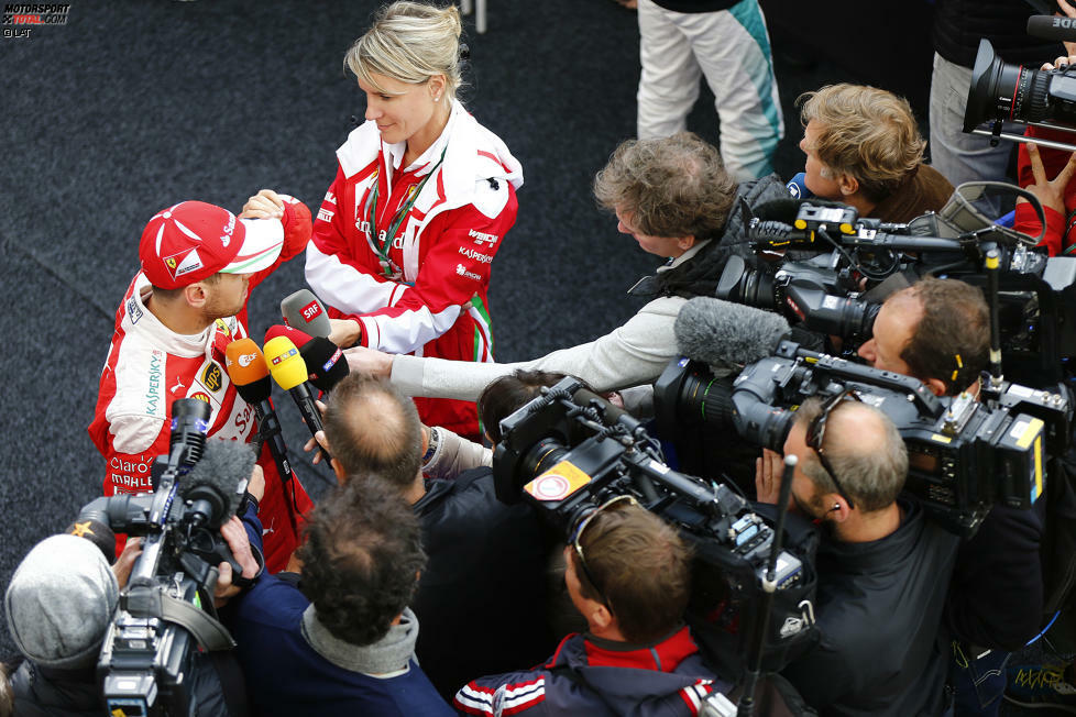 Vettel schäumte an den TV-Mikrofonen fleißig weiter: 