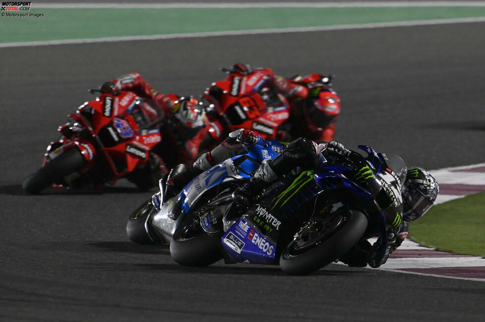 2021 beginnt Vinales mit dem Sieg beim Saisonauftakt in Doha. Dann kann er an diese Performance nicht mehr anschließen, während Teamkollege Fabio Quartararo die erste Saisonhälfte bestimmt.