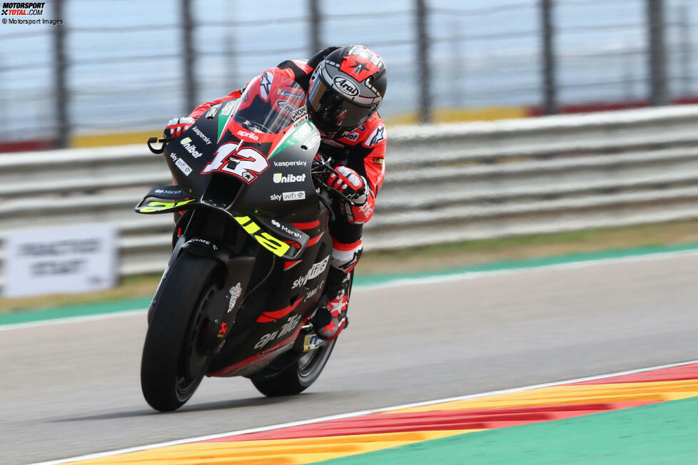 Vinales wechselt mitten in der Saison von Yamaha zu Aprilia und fährt ab Aragon die RS-GP. Bei fünf Rennen kommt er einmal in die Top 10.