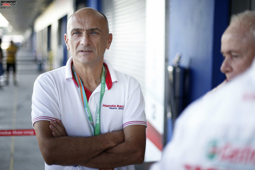 Gabriele Tarquini - Lada: Bei Honda wurde er aussortiert, doch die Karriere des WTCC-Urgesteins geht weiter. Bei Lada findet Gabriele Tarquini eine neue Heimat und wird so 2016 seine zwölfte Saison in der Tourenwagen-WM bestreiten.