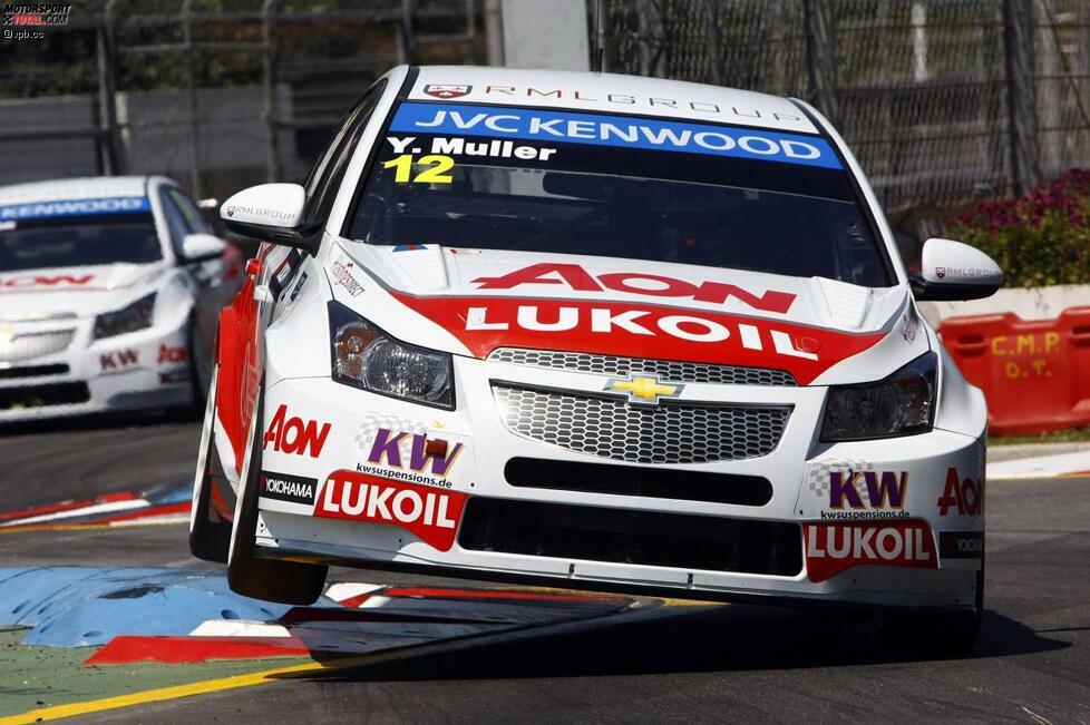 2013 zieht sich Chevrolet als Werksteam zurück, doch Yvan Muller fährt weiter Cruze - nun unter der Bewerbung des britischen RML-Teams. Diese Kombination erweist sich als unschlagbar. Schon zwei Rennwochenenden vor Saisonende steht Muller als Weltmeister fest und krönt sich mit WM-Titel Nummer vier zum WTCC-Rekordchampion.