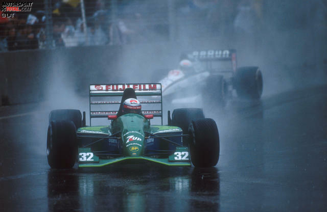 Nach mehreren Jahren Formel 3000, in der er 1991 den Titel knapp an Christian Fittipaldi. Drei Rennen für Jordan waren seine Belohnung. Im selben Auto hatte zuvor Michael Schumacher sein Debüt gegeben. Zwei neunte Plätze und ein Ausfall waren für den Anfang nicht schlecht.