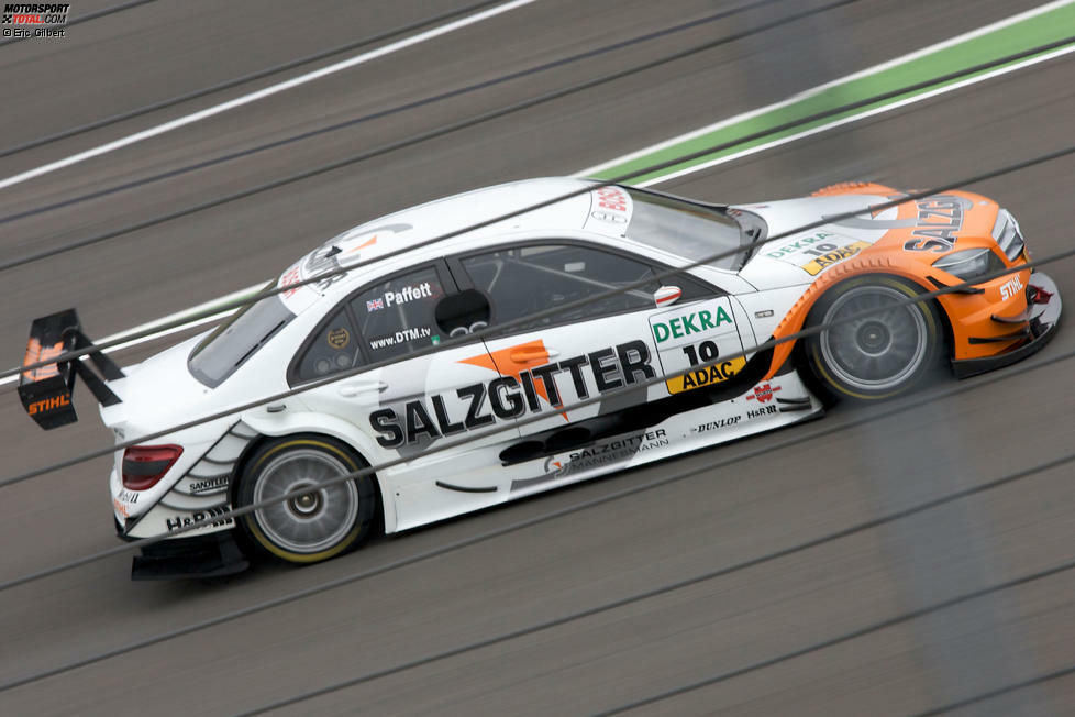 2009: Mercedes-Pilot Gary Paffett steht auf dem Siegerpodest ganz oben.