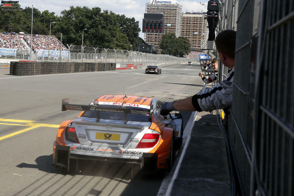 Norisring 2015, Rennen 2: Robert Wickens (HWA-Mercedes) beschert seinem Team den Sieg im Sonntagsrennen. Für den Kanadier ist es bereits der zweite Sieg in Nürnberg.