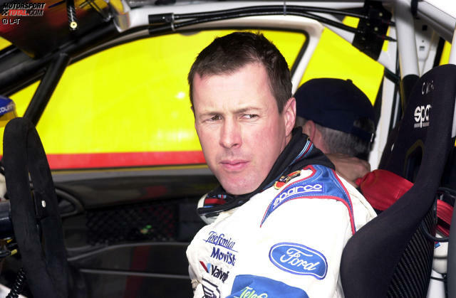 Am 15. September 2007 verunglückt Colin McRae bei einem Hubschrauberabsturz in der Nähe seines Hauses in Schottland tödlich. Den Rallye-Fans bleibt er aufgrund seines spektakulären Stils für immer in Erinnerung. Am 15. September 2007 verunglückt Colin McRae bei einem Hubschrauberabsturz in der Nähe seines Hauses in Schottland tödlich. Den Rallye-Fans bleibt er aufgrund seines spektakulären Stils für immer in Erinnerung.