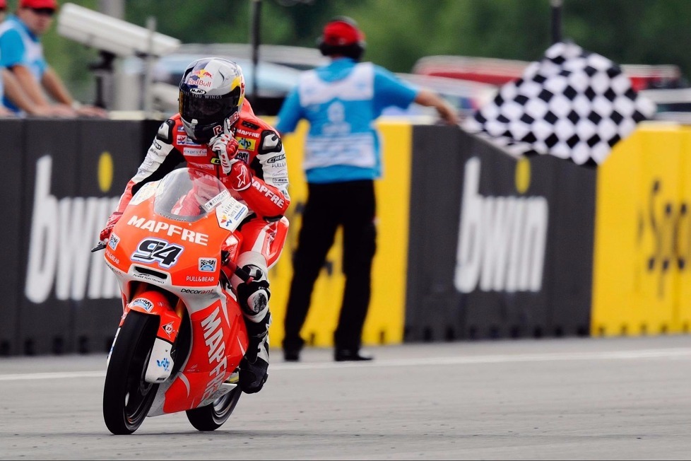 Als dritter Deutscher schafft es Jonas Folger in die MotoGP, aber seine Karriere ist von einer Achterbahnfahrt geprägt - Sein Werdegang in Bildern