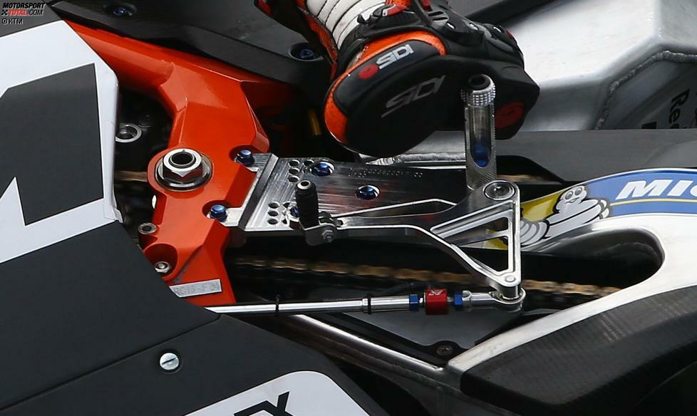 Die knifflige Frage ist, ob KTM die richtige Steifigkeit hinbekommt. In Sepang gab es drei verschiedene Chassis, mehrere Hinterradschwingen und andere Komponenten.