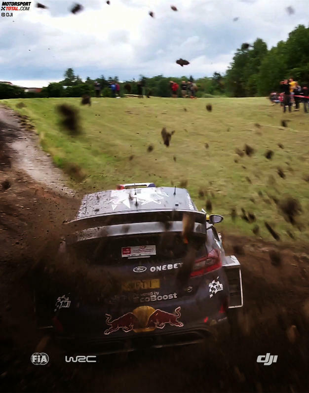 ist die Drohne auch näher am Geschehen, als ihr lieb ist wie in Polen, als Weltmeister Ogier in einer Kurve Geröll auf die Drohne geschleudert hat. In Portugal...