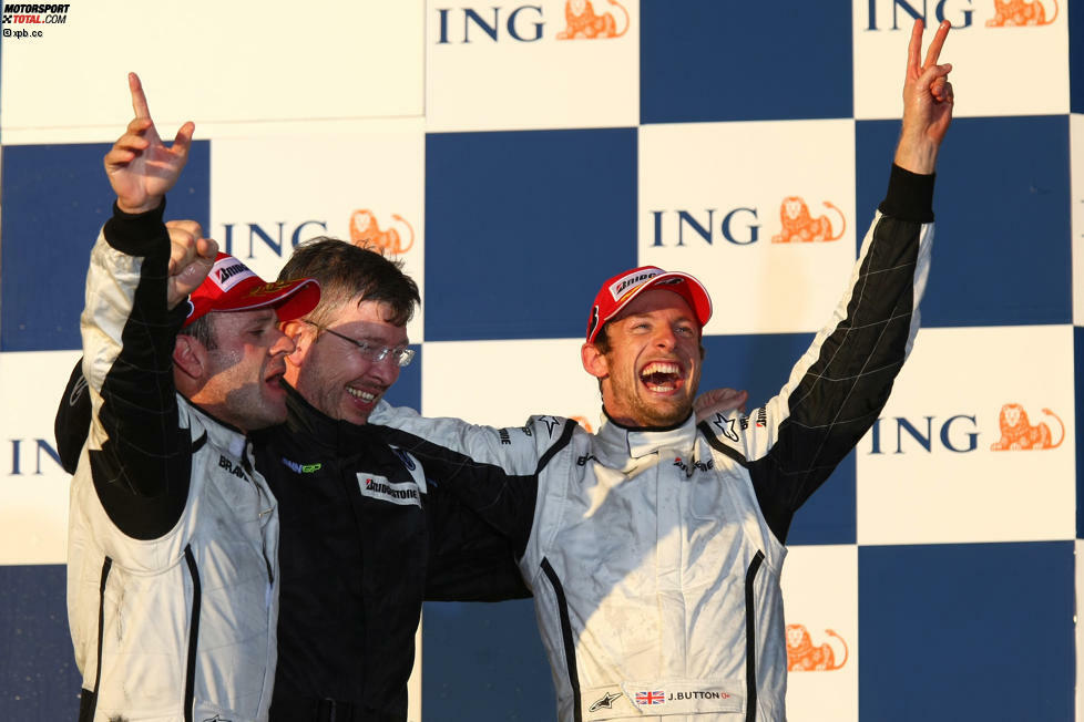 Nach Schumacher folgt Jenson Button in der Melbourne-Siegerstatistik. Der inzwischen zurückgetretene Champion holte 2009 den Sieg in seinem Weltmeisterjahr (Brawn) und feierte zwei weitere Triumphe in den Jahren 2010 und 2012 (McLaren).