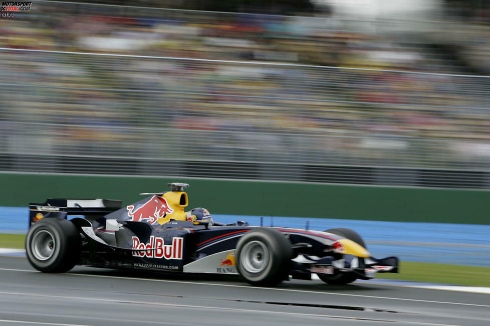 Red Bull bestreitet am Sonntag sein 225. Formel-1-Rennen. Das österreichisch-britische Team trat erstmals im Jahr 2005 in Melbourne an. Sollte einer der beiden Fahrer auf dem Podium landen, wäre es der 100. Podestplatz des A-Teams des Energydrink-Herstellers. Im Bild: Christian Klien.