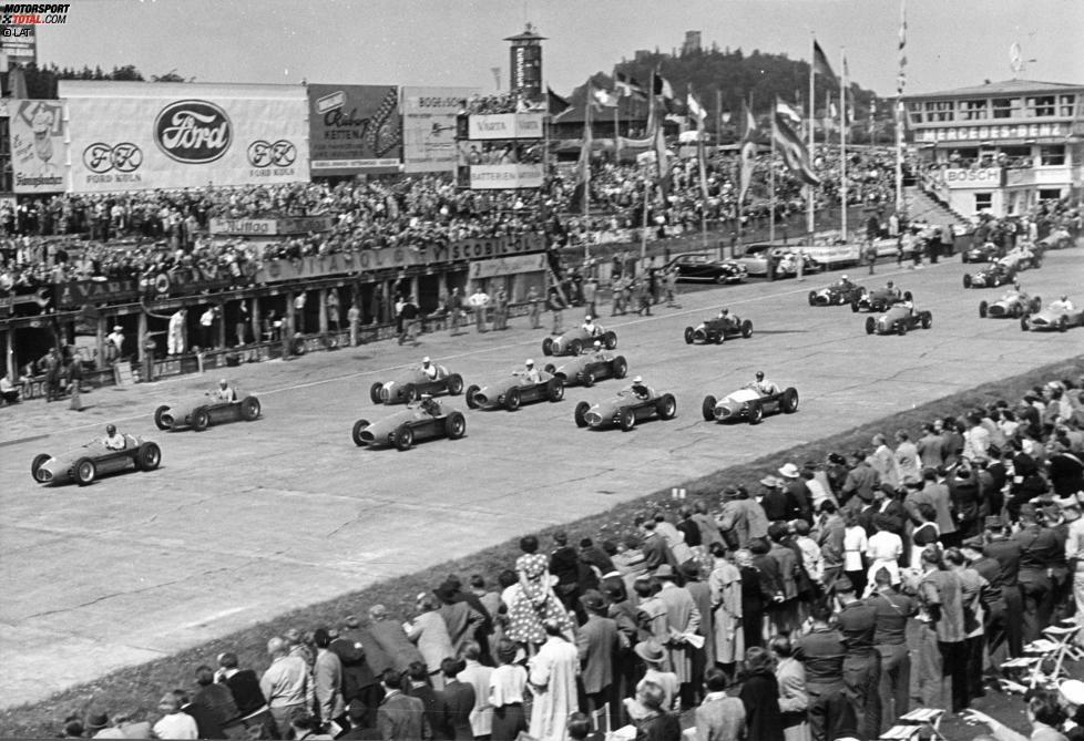 Der deutsche Rekord wurde ebenfalls nicht im Jahr 2010 aufgestellt, sondern schon in der Steinzeit der Formel 1: Auf der Nürburgring-Nordschleife waren 1953 unglaubliche 13 deutsche Piloten am Start. Es gab allerdings auch insgesamt 34 Nennungen. Die deutschen Stars waren damals...