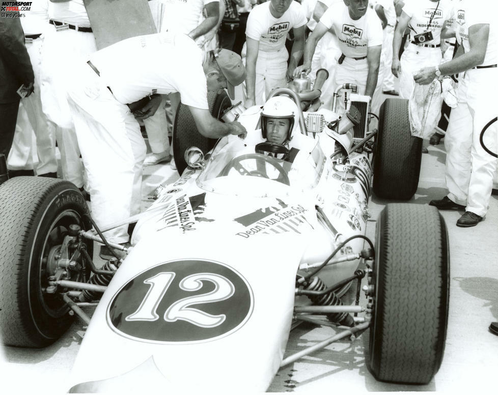 Mario Andretti (Formel-1-Weltmeister 1978): Schon 1965 debütiert Andretti in Indianapolis. Er wird in seiner langen Karriere 29 Mal am Start stehen. 1966 und 1967 erobert Andretti die Pole, doch im Rennen hat er jeweils Pech.