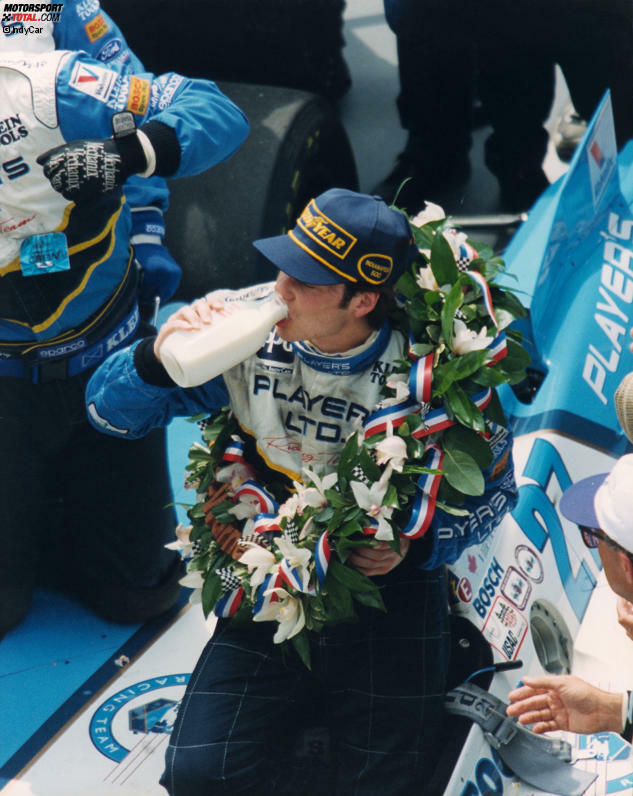 Jacques Villeneuve (Formel-1-Weltmeister 1997): 1994 beendet der Kanadier das Indy 500 als Zweiter und Rookie des Jahres. 1995 erringt Villeneuve einen sensationellen Sieg, denn durch eine Strafe muss er zwei Runden aufholen, was tatsächlich gelingt. Nach seiner F1-Karriere tritt er 2014 erneut an und wird 14.