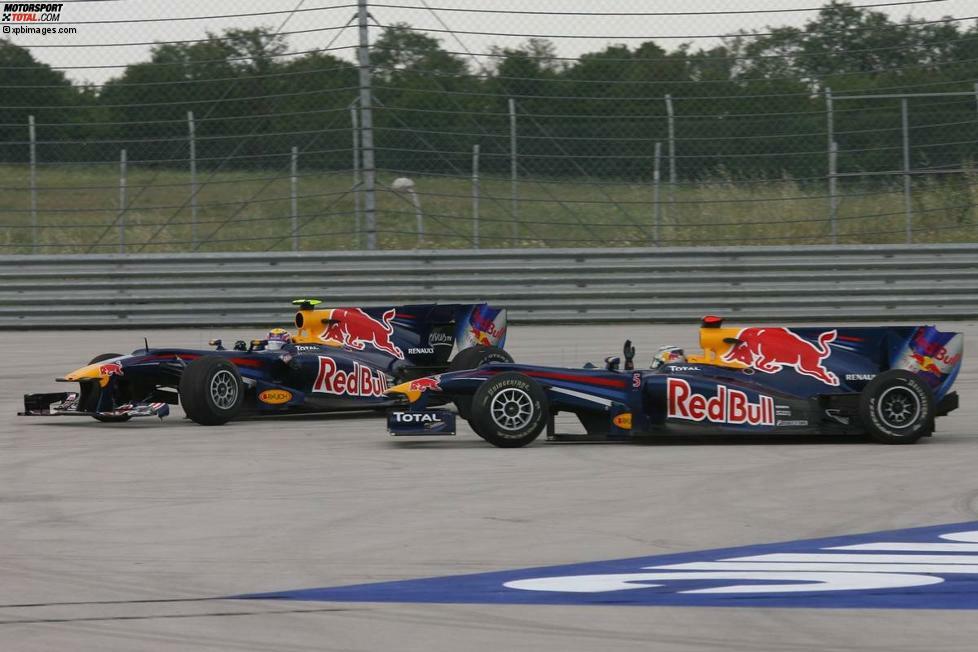 ...in den Griff zu bekommen: Auch bei Red Bull herrschte spätestens nach dem Stallcrash in Istanbul im Jahr 2010 Krieg zwischen Eigenbau-Pilot Sebastian Vettel und Routinier Mark Webber. Der Australier fühlte sich teamintern...