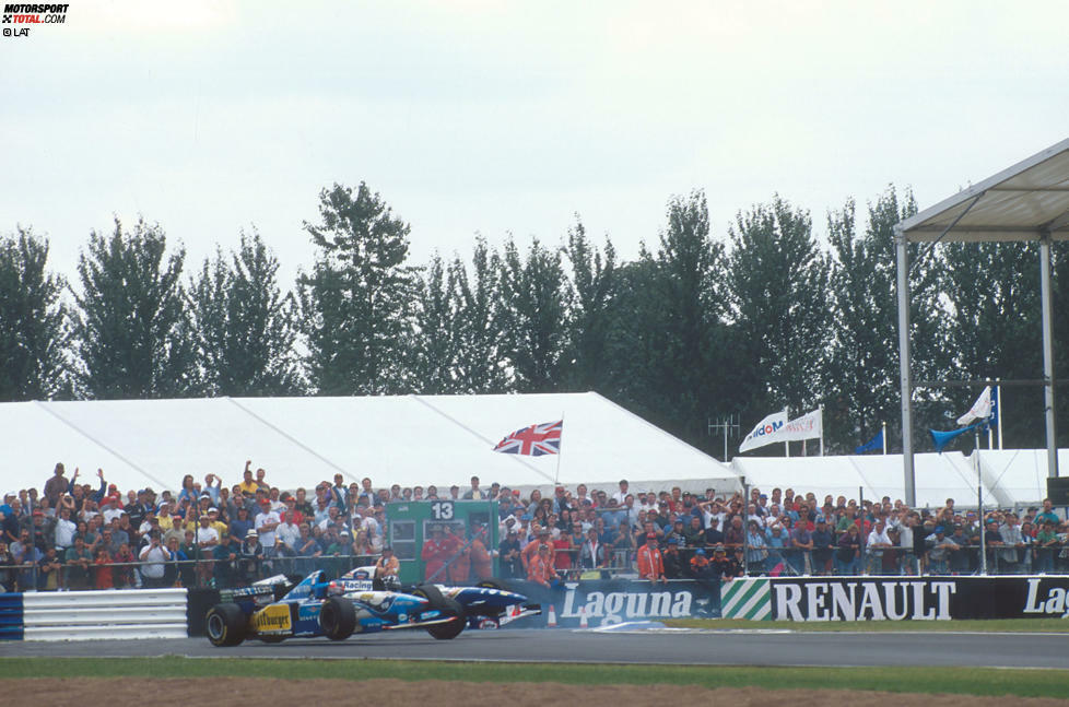 ...agierte nicht immer glücklich: 1995 verschätzte er sich in Silverstone (siehe Foto) und Monza und verschuldete beide Kollisionen. Erneut holte der Benetton-Pilot den Titel. Nach dem Abgang von Hill brachte Williams übrigens einen neuen Erzfeind für Schumacher hervor: Jacques...