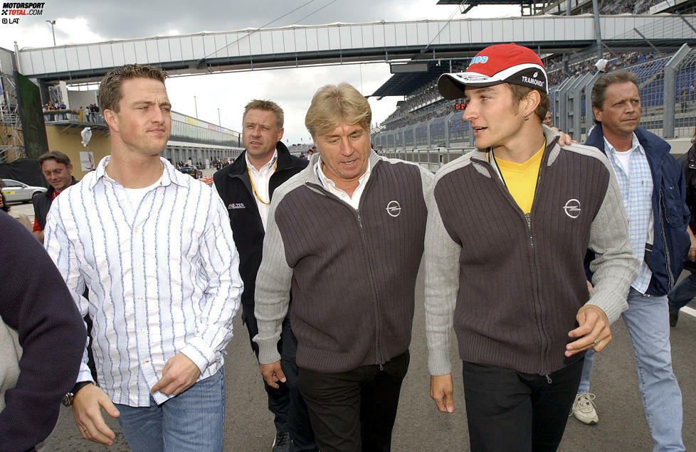 Bis 2004 blieb Timo Scheider bei Opel. Doch auf das Podium schafft er es in dieser Zeit nicht. Ob er sich darüber mit Ralf Schumacher am Lausitzring unterhält?