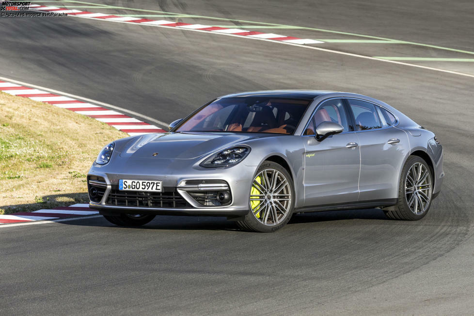 ... der Porsche Panamera (Oberklasse), ...