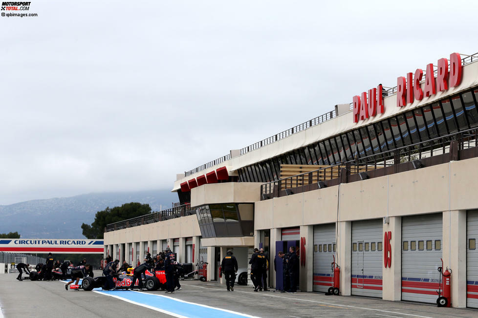 Und das nach einem Jahrzehnt Pause endlich wieder auf französischem Boden: Der Grand Prix von Frankreich feiert 2018 ein Comeback. Allerdings nicht in Magny-Cours, wo 2008 zum letzten Mal gefahren wurde, sondern in Le Castellet in Südfrankreich. Dort gastierte die Königsklasse zwischen 1971 und 1990 bereits 14 Mal.