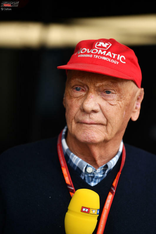 Nicht mehr so omnipräsent wird auch Formel-1-Legende Niki Lauda sein: Der Mercedes-Aufsichtsratsvorsitzende erklärte beim Saisonfinale in Abu Dhabi völlig überraschend nach 21 Jahren seinen Rücktritt als RTL-Experte und sorgte bei Doppelpass-Partner Florian König für Tränen. Aber keine Sorge: Niki wird der Formel 1 erhalten bleiben!