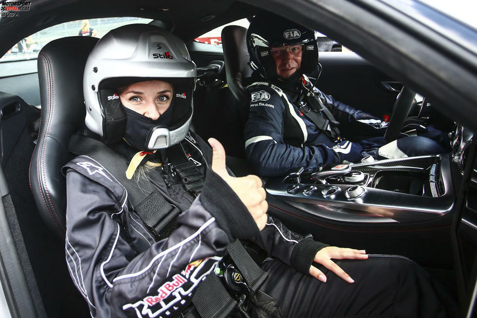 ... ebenso wie Bernd Mayländer bei seinen Taxifahrten im offiziellen Safety-Car der Formel 1.
