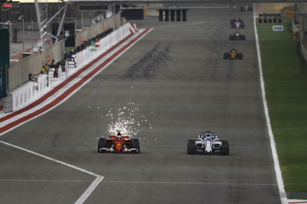 Nach einer missglückten Attacke in Runde 4 (Ausritt in der letzten Kurve) geht Räikkönen in Runde 8 am Massa-Williams vorbei. Als er endlich freie Fahrt hat, fehlen ihm schon 3,8 Sekunden auf Ricciardo.