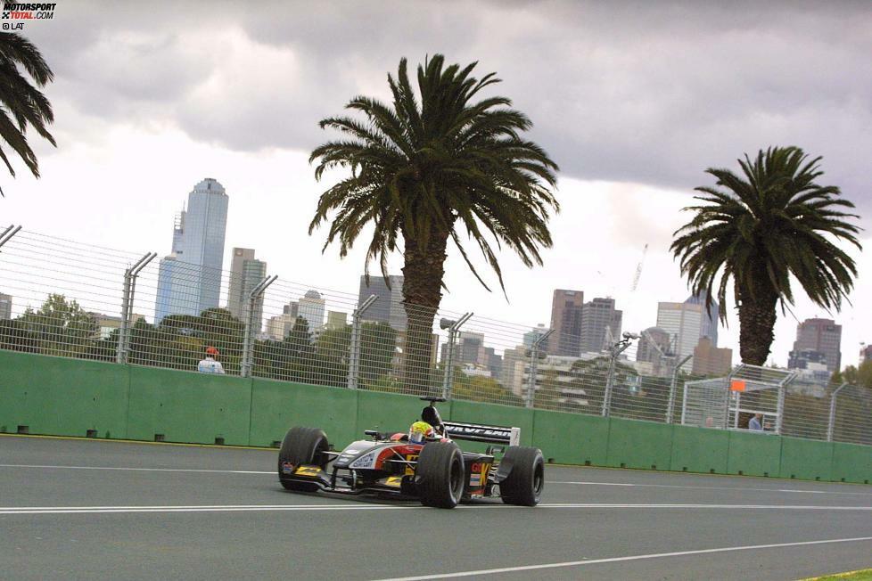 Mark Webber (2002), fünfter Platz: Es ist ein kleines Wunder, als der Frauenschwarm aus Down Under von einem Startunfall und jeder Menge Ausfällen profitiert. Mit zwei Runden Rückstand schafft er es im Minardi in Melbourne auf Anhieb in die WM-Punkte und darf vor seinen Landsleuten, die aus dem Häuschen sind, auf das Podium.