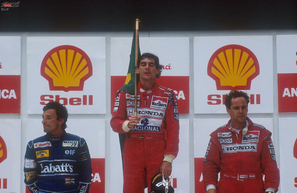 Bei 30 Grad Celsius und 95 Prozent Luftfeuchtigkeit verausgabt sich Senna bei dem Versuch, den McLaren auf der Bahn zu halten, bis auf das Letzte. Übermannt von seinen Emotionen, sich einen Kindheitstraum erfüllt zu haben, und mit Fieber von Krämpfen geschüttelt, muss er aus dem Auto gehoben und vom Medical-Car zum Podium gefahren werden