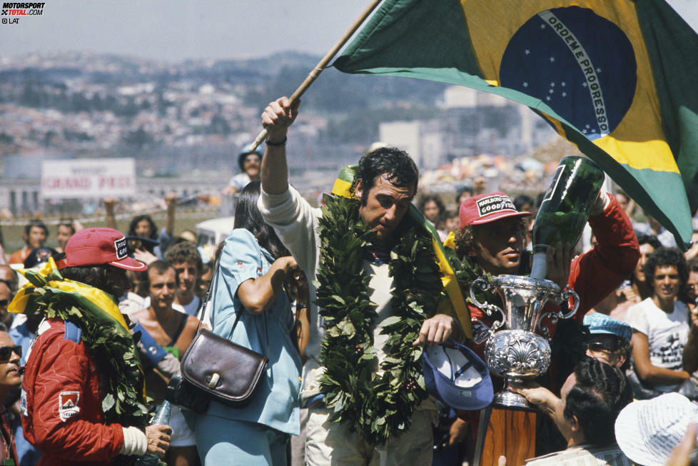 Den brasilianischen Hattrick komplett macht ein Jahr später Carlos Pace (Brabham), nach dem die Strecke in Sao Paulo heute benannt ist. Erneut geht es später los als geplant - diesmal, weil Wrackteile auf der Bahn liegen. Es ist Paces erster und einziger Formel-1-Sieg. Er kommt zwei Jahre bei einem Flugzeugabsturz ums Leben.