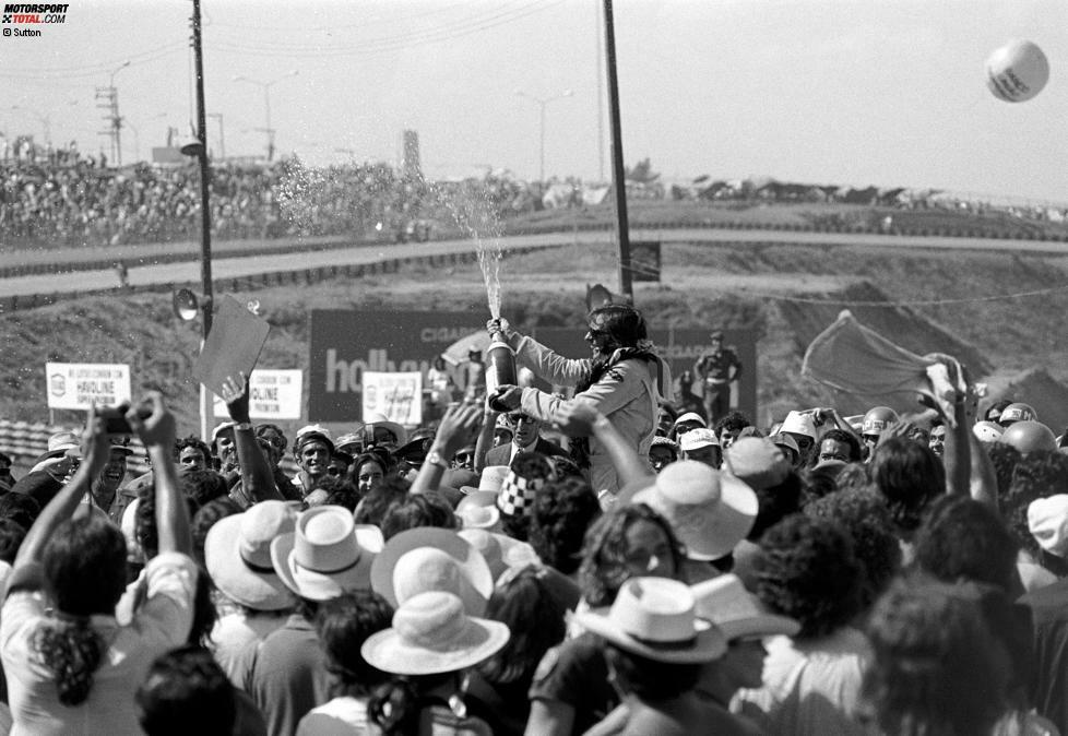 Gleich bei der Premiere des Großen Preises von Brasilien (nach einer Austragung ohne WM-Status im Vorjahr) steht Emerson Fittipaldi ganz oben. Der Paulista gewinnt das zweite Saisonrennen 1973 für Lotus in Interlagos, auch weil sein Teamkollege Ronnie Peterson wegen eines Reifenschadens aufgeben muss.