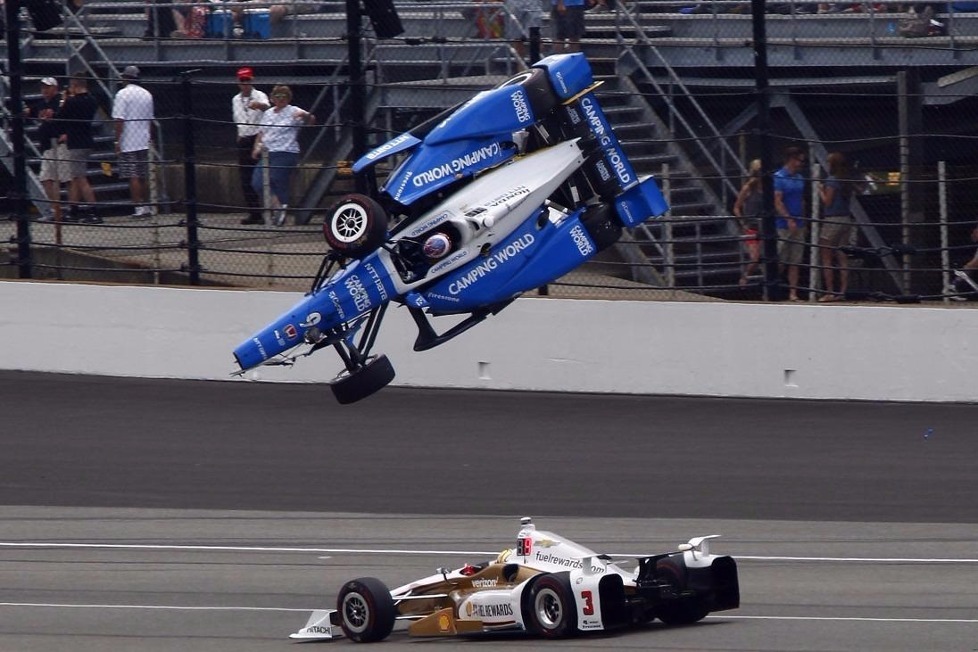 Scott Dixon startet von der Pole und landet beim Indy 500 unsanft in der Mauer: Der wilde Flug des Neuseeländers in Bildern