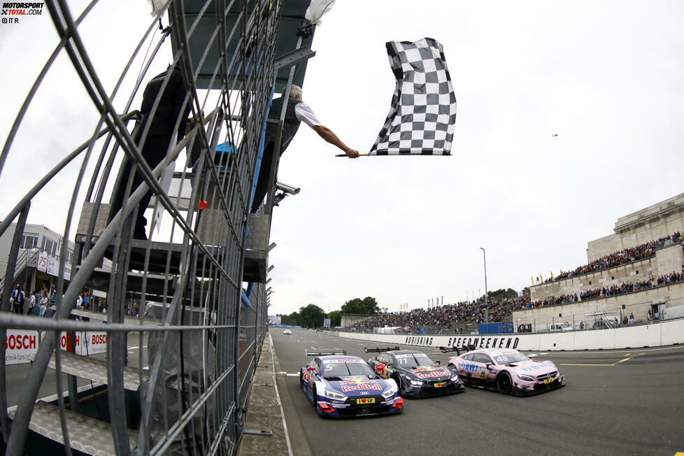 8. Norisring, Sonntag: Schockmoment nach spektakulärem Unfall von Gary Paffet (Mercedes) und Mike Rockenfeller (Audi), Rennunterbrechung und Fotofinish um Platz drei (hier abgebildet): Maxime Martin (BMW) ist der strahlende Sieger in einem actionreichen Rennen vor den beiden 