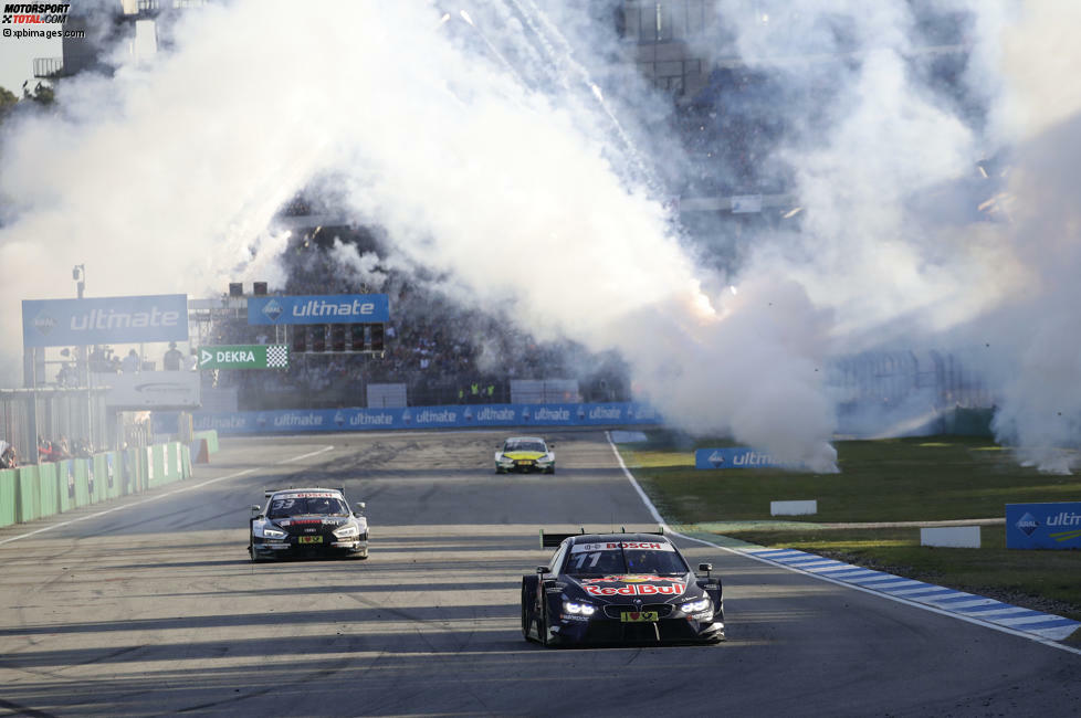 18. Hockenheim-Finale, Sonntag: Im Rennen um den Titel kommt es beim Saisonfinale zum großen Showdown. Im Kampf um die Meisterschaft kann Rennsieger Marco Wittmann zwar nicht mehr mitmischen, doch der BMW-Pilot gewinnt sein erstes Rennen der Saison 2017 vor dem neuen DTM-Champion Rene Rast und Audi-Mann Mike Rockenfeller.