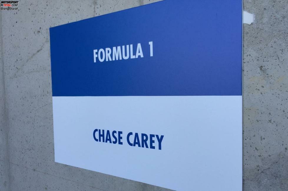 Am Freitag steht auf dem für Formel-1-Boss Chase Carey noch ein Schild mit dem falschen Namen: 