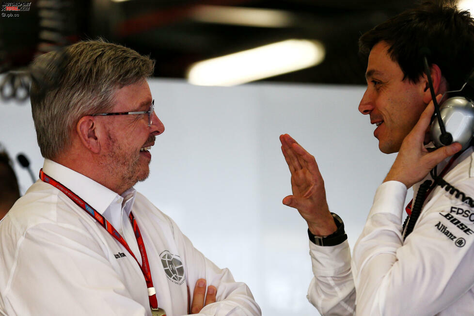 Ross Brawn hat Toto Wolff in seinem Buch kritisiert - in der gemeinsamen Mercedes-Zeit waren die beiden nicht gerade beste Freunde. Darüber ist längst Gras gewachsen. Inzwischen ist Brawn Regel-Fachmann von Liberty Media - und soll sicherstellen, dass kein Team mehr so dominieren kann, wie das Mercedes zuletzt getan hat.