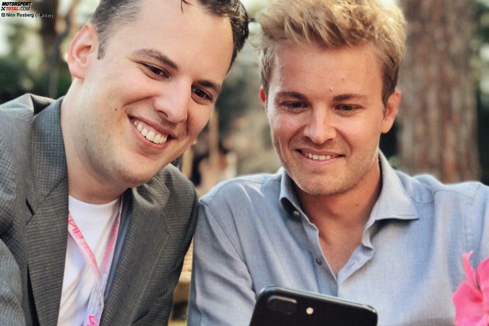 Auf der Suche nach Business-Opportunities? Rosberg im Gespräch mit Mike Krieger, einem der Gründer der Social-Media-Plattform Instagram. Die große Ironie dabei: Rosberg postet dieses Foto auf Twitter.