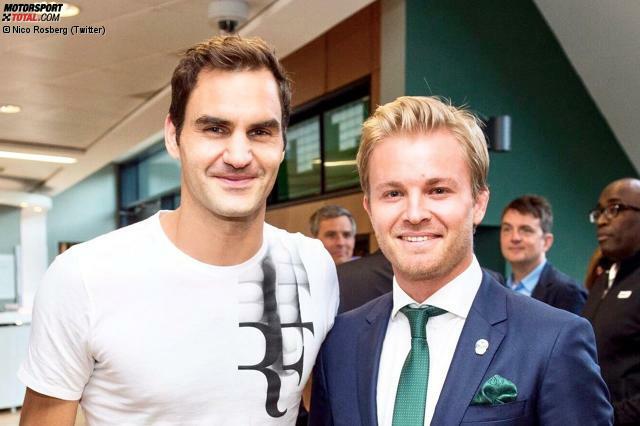Nico Rosberg arbeitet an seiner "Bucket-List". Einen Punkt kann er nun abhaken: Roger Federer in Wimbledon spielen sehen. "Sein Halbfinale miterlebt zu haben, ist für mich etwas ganz Besonderes. Wenn der spielt, ist das wie eine Sinfonie", schwärmt der Weltmeister, zum zweiten Mal nach Monaco bei der Formel 1 zu Gast. Nico Rosberg arbeitet an seiner "Bucket-List". Einen Punkt kann er nun abhaken: Roger Federer in Wimbledon spielen sehen. "Sein Halbfinale miterlebt zu haben, ist für mich etwas ganz Besonderes. Wenn der spielt, ist das wie eine Sinfonie", schwärmt der Weltmeister, zum zweiten Mal nach Monaco bei der Formel 1 zu Gast.