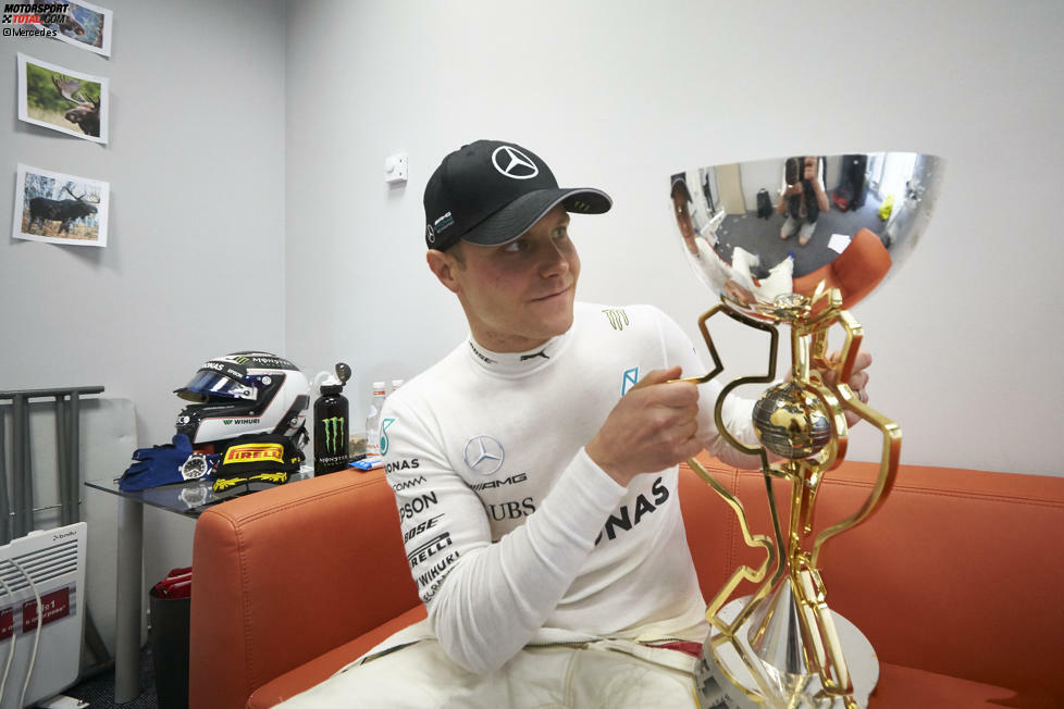 Ihm wird Sotschi ewig in Erinnerung bleiben: Valtteri Bottas feiert im 81. Anlauf seinen ersten Grand-Prix-Sieg. Tröstlich: Landsmann Mika Häkkinen hat dafür 96 Versuche gebraucht - und wurde danach zweimal Weltmeister.